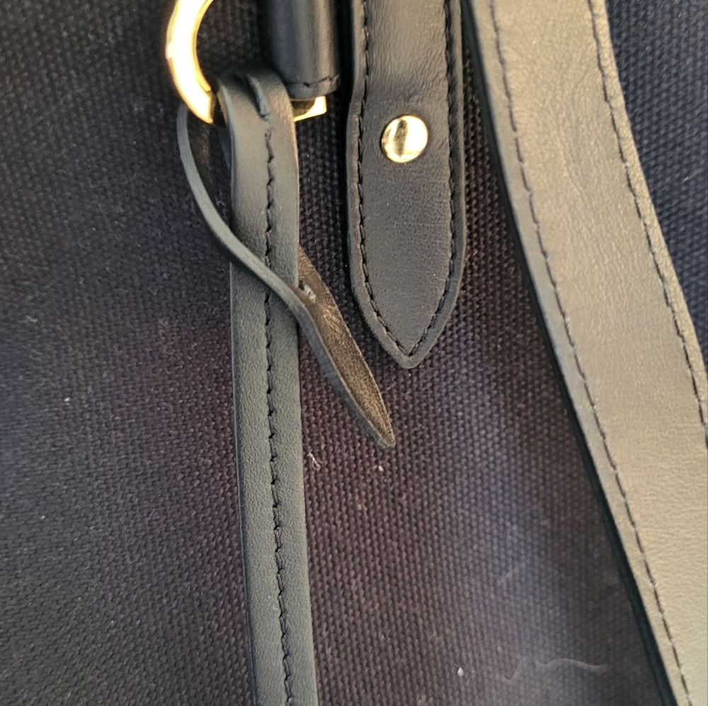 ⚜️NEW! $300. T. ANTHONY Black Tote W/ Handles & Crossbody Strap BOX & BAG - Picture 6 of 15